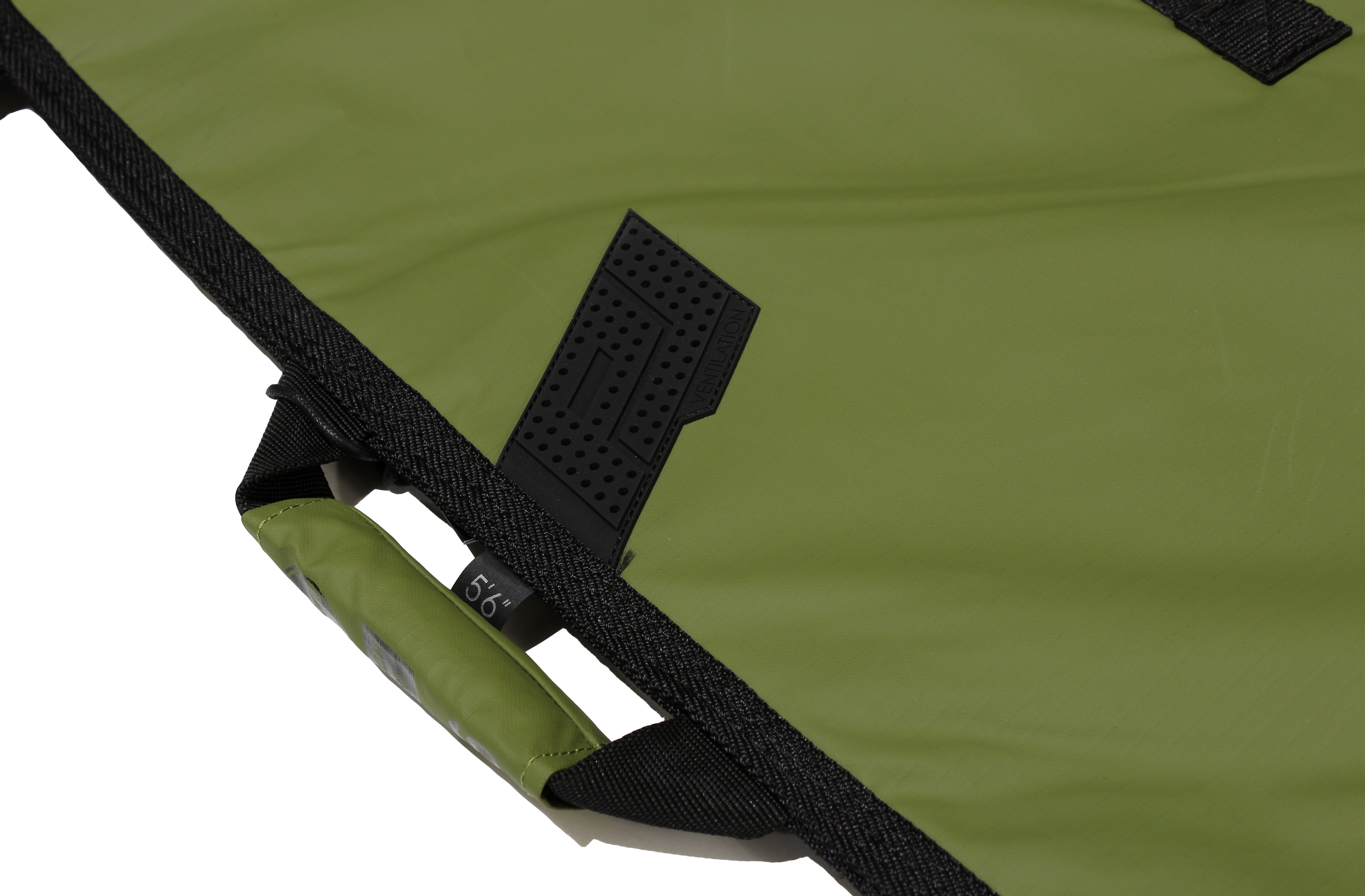 Session shortboard day bag ventilation system