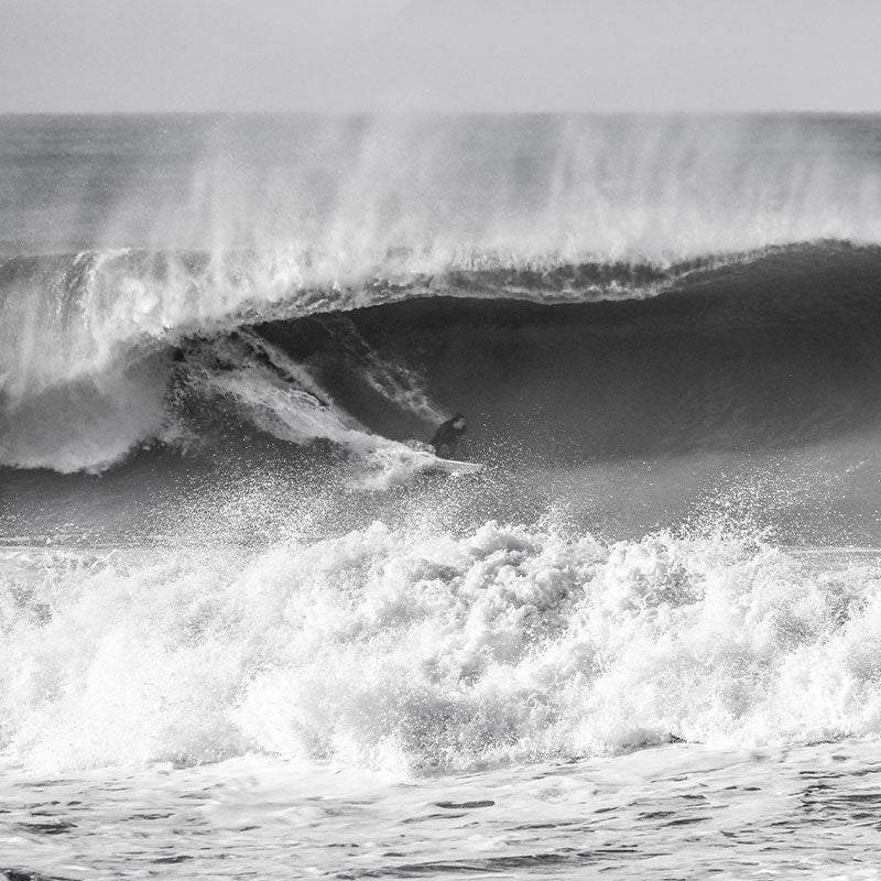 Dimitri Poulos surfing pro-lite team