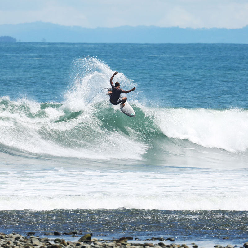 Fletcher Whittle surfing pro-lite team