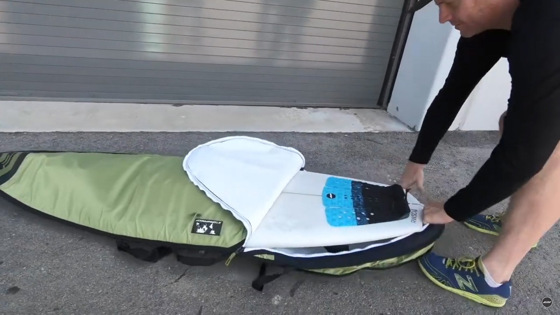 pro-lite session shortboard surf day bag with board in it