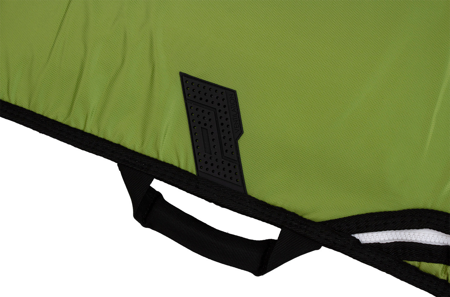 Session shortboard day bag ventilation system